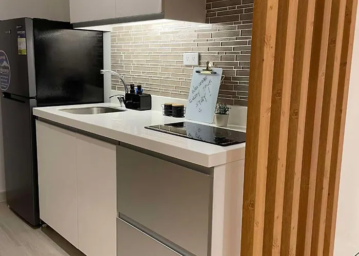 Apartment Supreme Luxury 2br - Azure Urban Residences Near Airport *