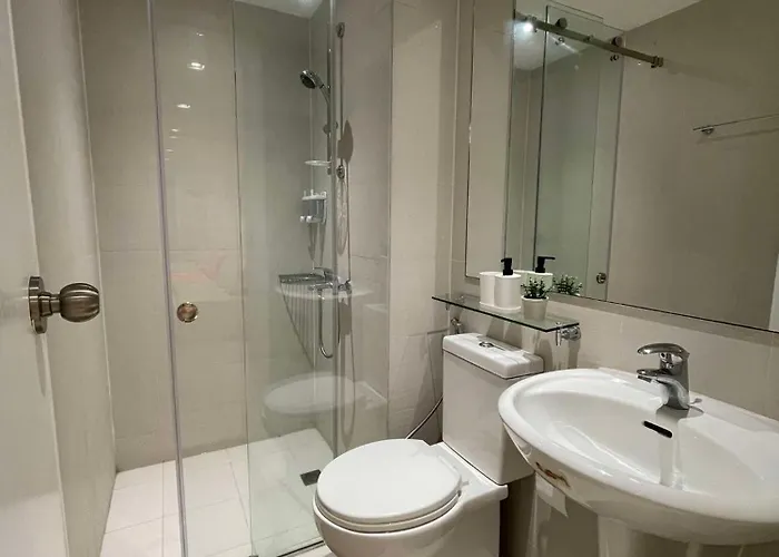 Apartment Supreme Luxury 2br - Azure Urban Residences Near Airport *