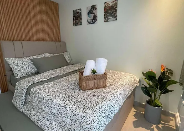 Apartment Supreme Luxury 2br - Azure Urban Residences Near Airport